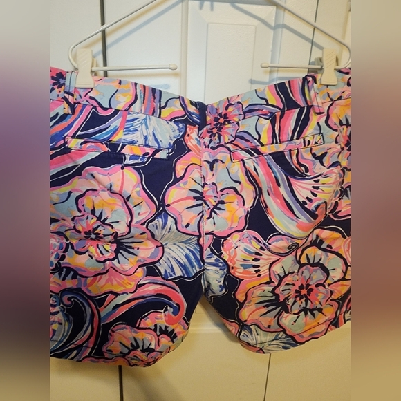 Lilly Pulitzer Jayne Stretch Floral Print Shorts Navy Pink Orange Size 14 - Picture 7 of 12